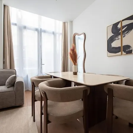 Modern In With Ac Paris