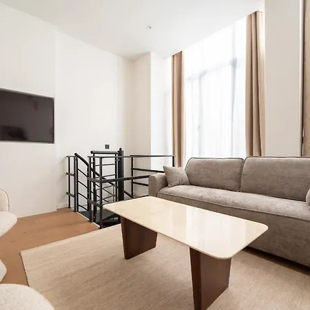 Modern In With Ac Appartement Parijs