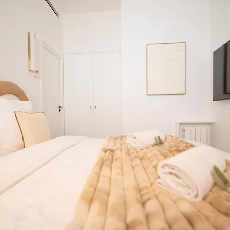 Modern In With Ac *