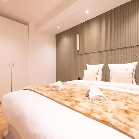 Appartement Modern In With Ac Parijs